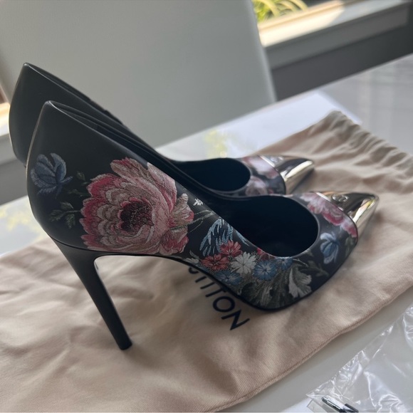 LOUIS VUITTON limited edition pump - Picture 4 of 5